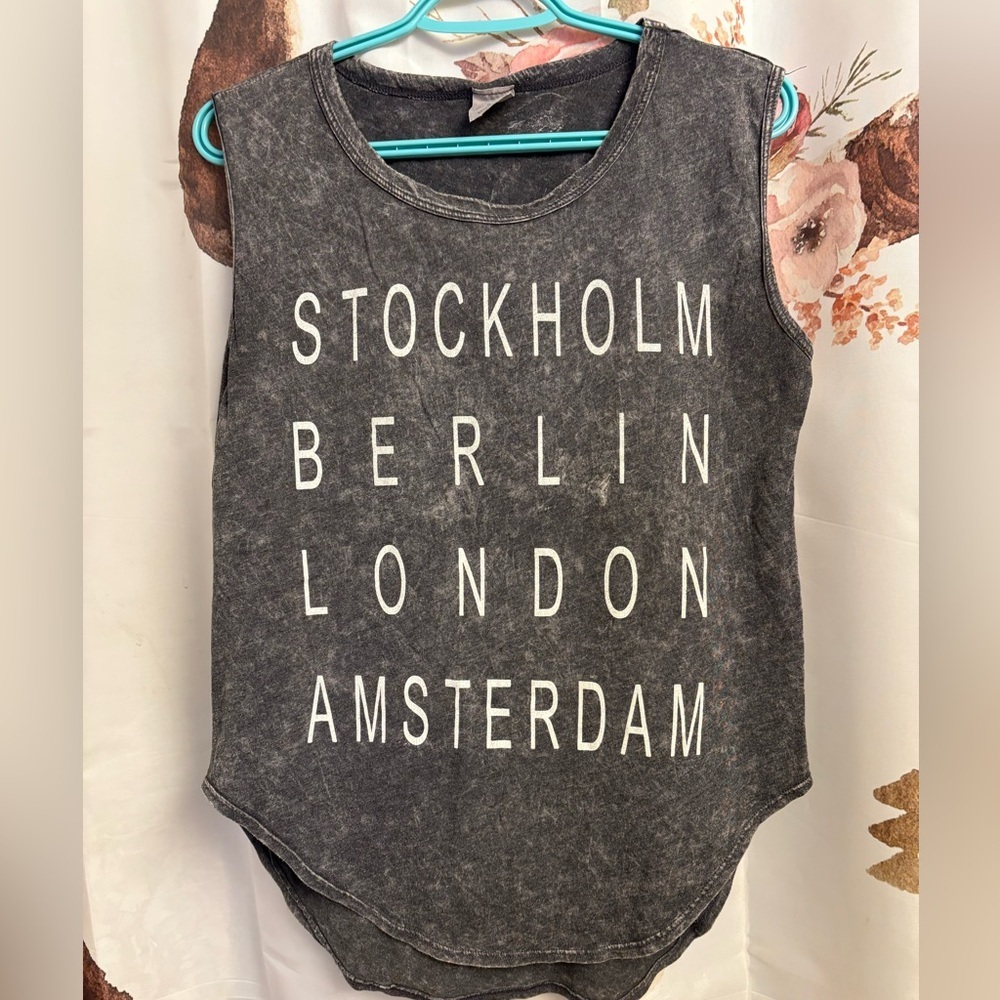 Black and White Tank Top Relaxed Fit​​